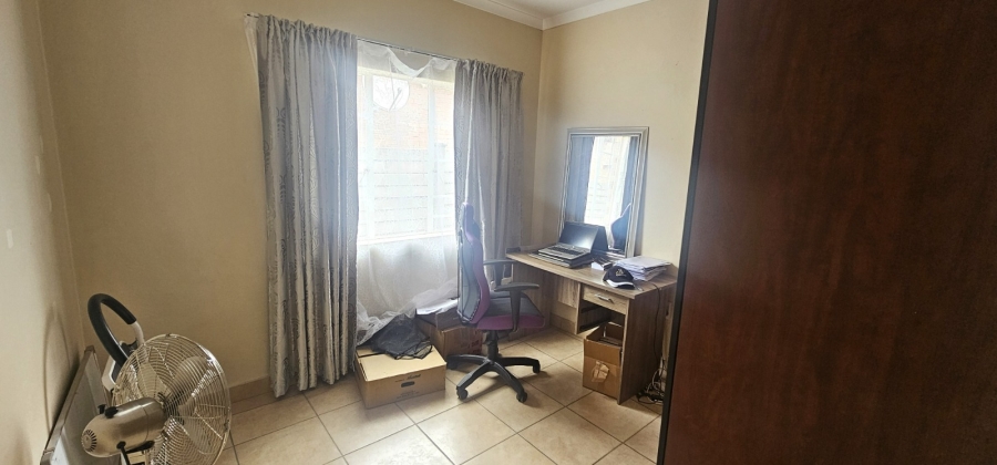 To Let 3 Bedroom Property for Rent in Waterkloof East North West